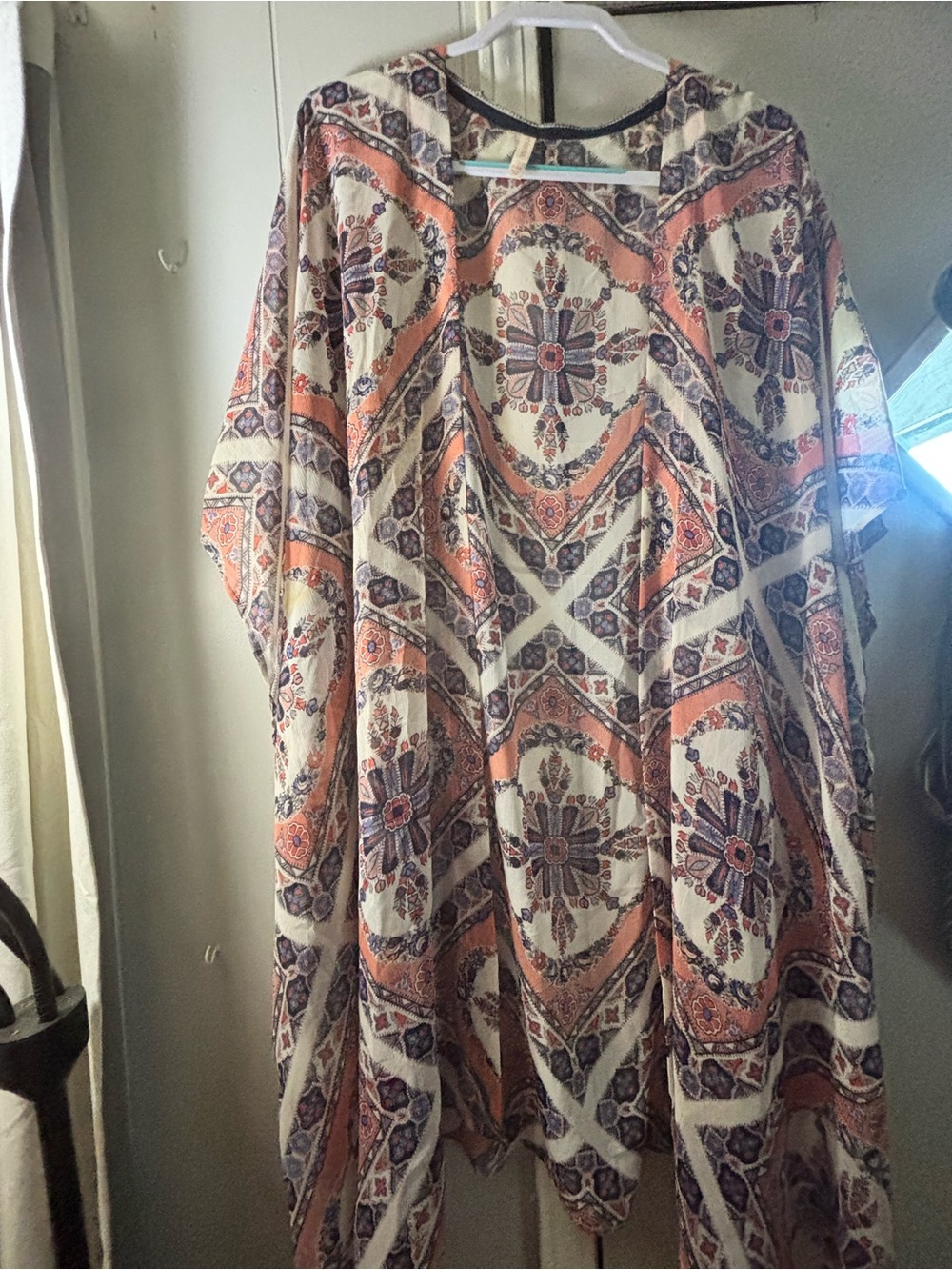 Xhilaration Cream Kimono with Coral & Navy Pattern